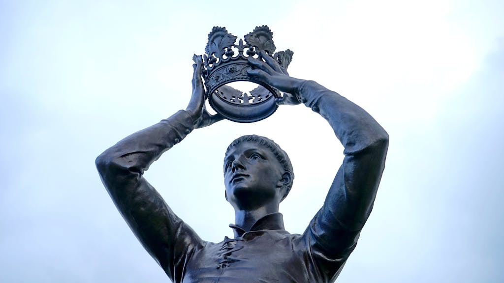 Boy Wearing Crown Statue succession